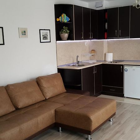 Kraybrezhna Apartment Pomorie Exterior photo
