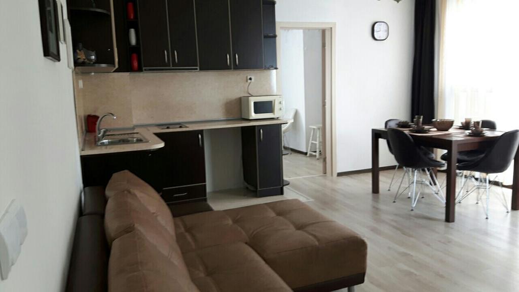 Kraybrezhna Apartment Pomorie Exterior photo