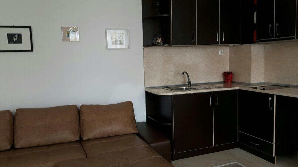 Kraybrezhna Apartment Pomorie Exterior photo