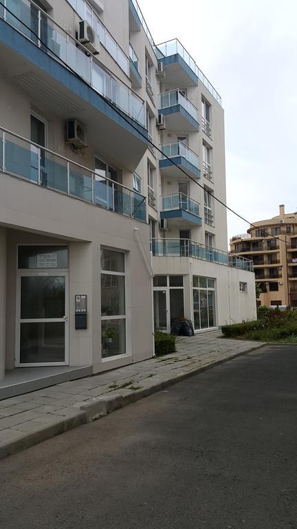 Kraybrezhna Apartment Pomorie Exterior photo