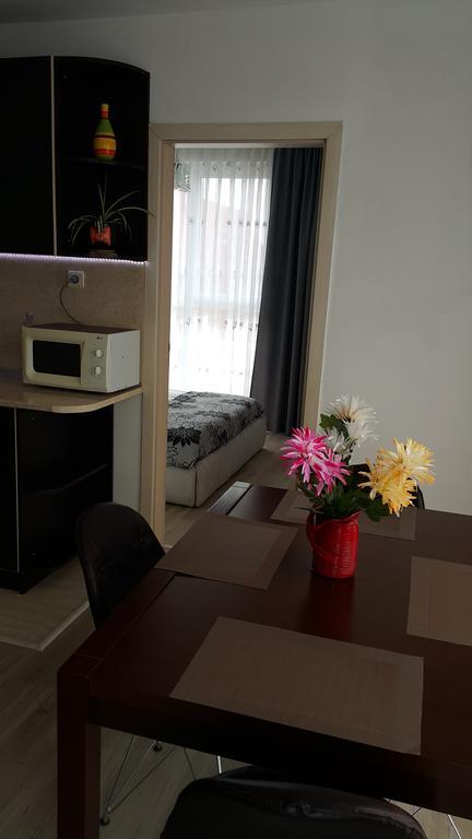 Kraybrezhna Apartment Pomorie Exterior photo