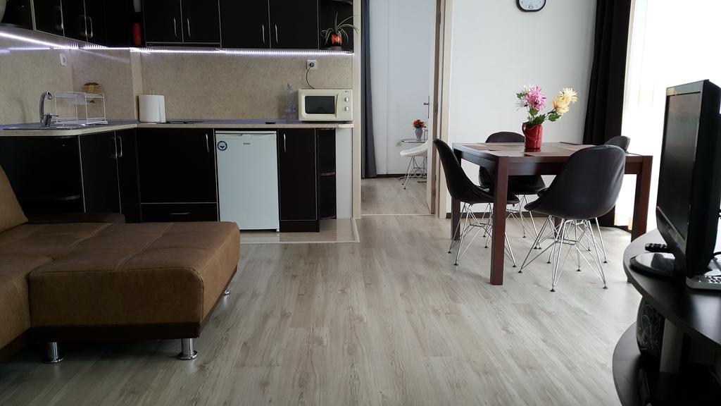 Kraybrezhna Apartment Pomorie Exterior photo