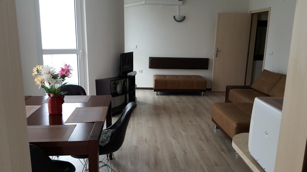Kraybrezhna Apartment Pomorie Exterior photo