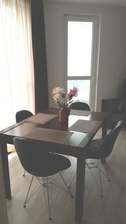 Kraybrezhna Apartment Pomorie Exterior photo