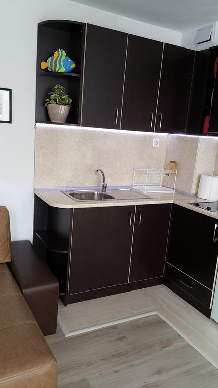 Kraybrezhna Apartment Pomorie Exterior photo