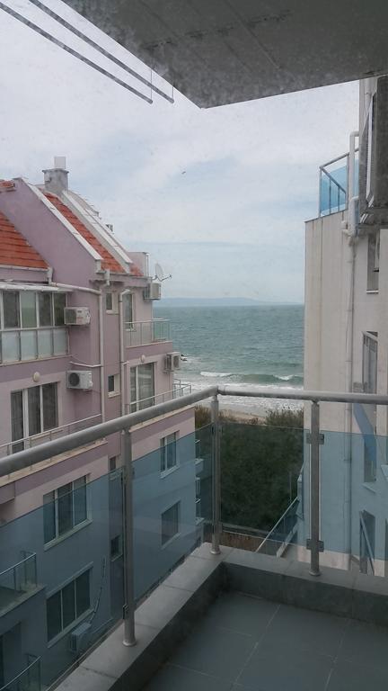 Kraybrezhna Apartment Pomorie Exterior photo