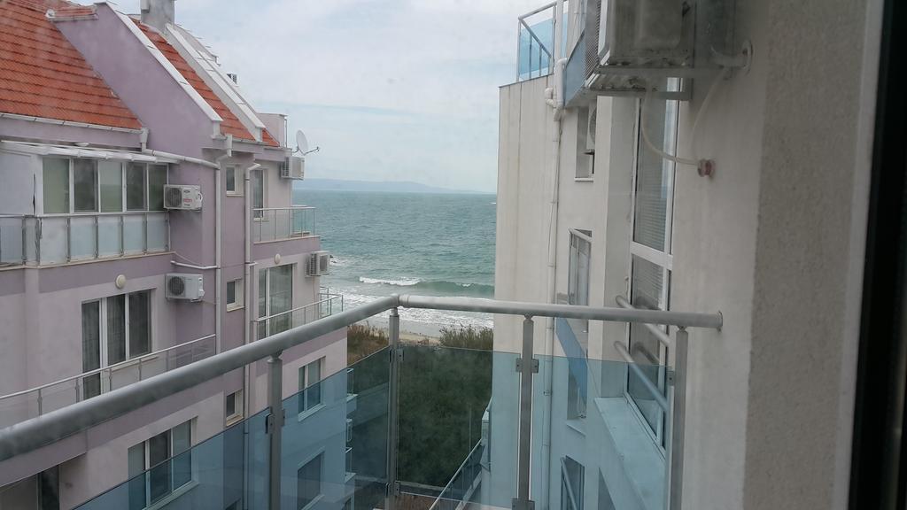 Kraybrezhna Apartment Pomorie Exterior photo